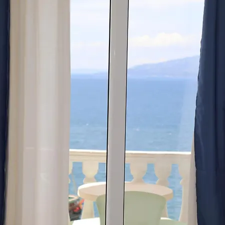 Apartment Meta *